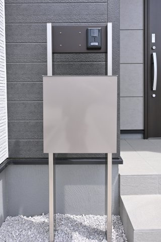 【その他】 | 大泉第16寄木戸　一建設 | オシャレなポスト一体型の門柱
