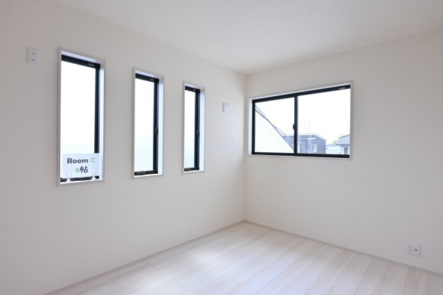 【洋室】 | 大泉第16寄木戸　一建設 | 2面採光の明るい洋室は子供部屋にもピッタリです♪