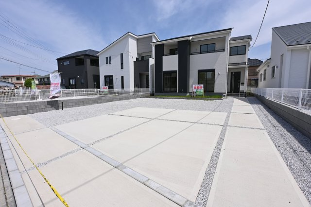 【駐車場】 | 大泉第16寄木戸　一建設 | 並列駐車可能なカースペースです！お客様も遊びに来やすいですね♪