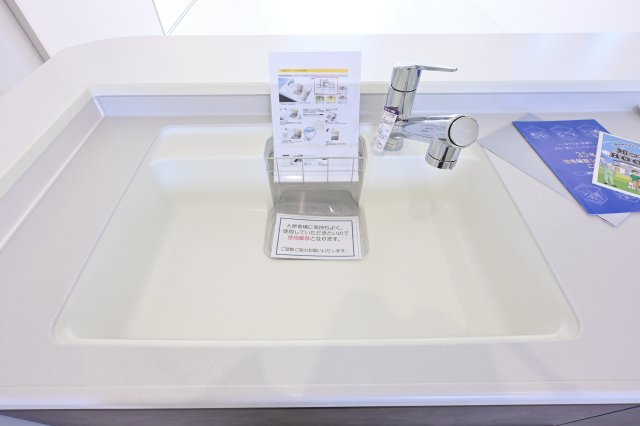 【キッチン】 | 大泉第16寄木戸　一建設 | 傷や錆に強い人造大理石製シンク