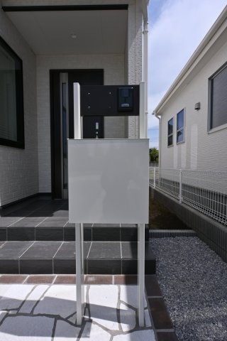 【その他】 | 大泉第16寄木戸　一建設 | オシャレなポスト一体型の門柱