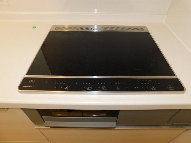 海部郡蟹江町錦１丁目の新築一戸建の浴室|◇ＩＨクッキングヒーター◇　　五徳がなく毎日お手入れが楽になります♪