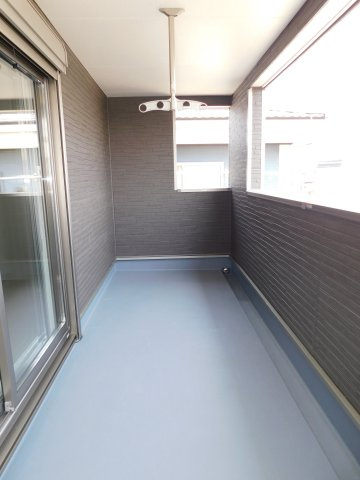 海部郡蟹江町錦１丁目の新築一戸建のバルコニー|◇バルコニー◇　　急な天候の変化でも安心な広々インナーバルコニー♪