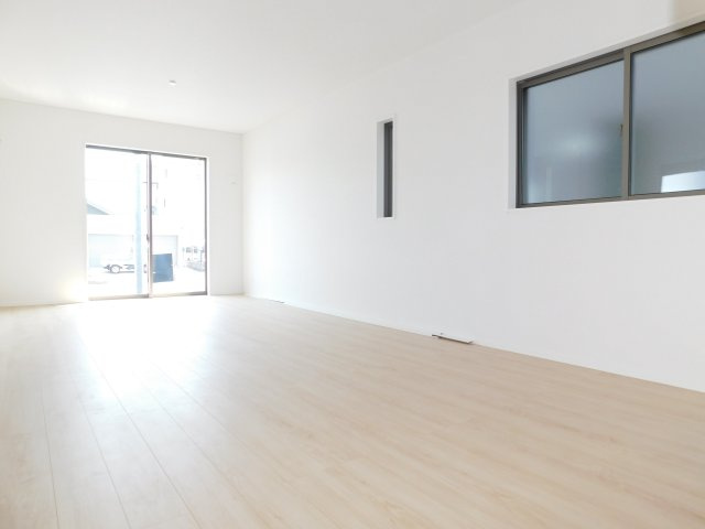 海部郡蟹江町錦１丁目の新築一戸建の居間・リビング|◇リビング◇　　南面で明るいリビング２０．５帖！　家族が集まってもゆとりの空間♪