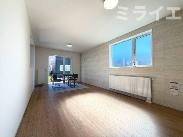 【新築戸建】札幌市北区北26条西16丁目1棟の居間・リビング|【仲介手数料無料】【内覧可能】です。