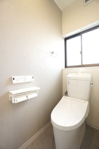 岐阜市鏡島のトイレ|温水洗浄機能付きのトイレになります♪