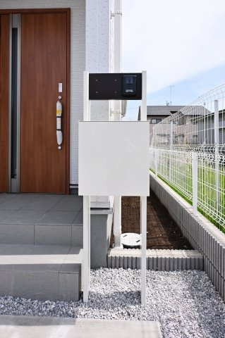 【セキュリティ】 | 一建設　大泉第16寄木戸 | スタイリッシュなポストとインターフォンが一体になっています◎