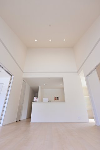 【居間・リビング】 | 一建設　大泉第16寄木戸 | 勾配天井がとってもお洒落！より広さを感じることができます♪