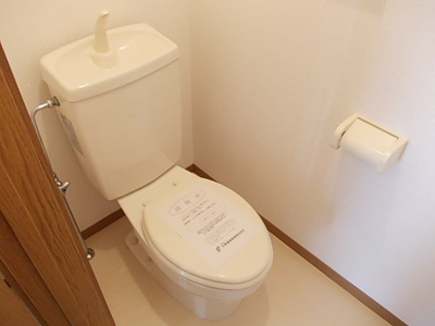 【トイレ】 | ヴィラ・クレスト | 清潔感のあるトイレです