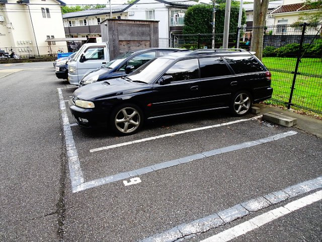 コーポヤマトの駐車場