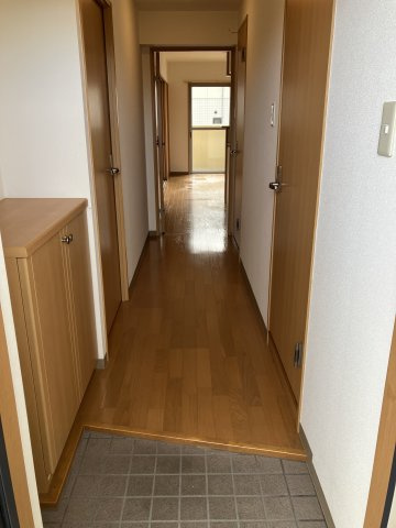 コンフォート越葉の玄関