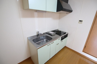 キッチン／お手入れしやすいコンロ一体型キッチン