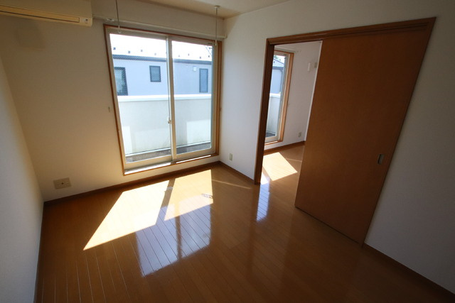 洋室６帖／日当たりの良いお部屋です