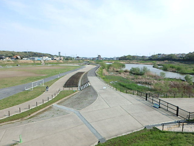 境川遊水地公園まで850m