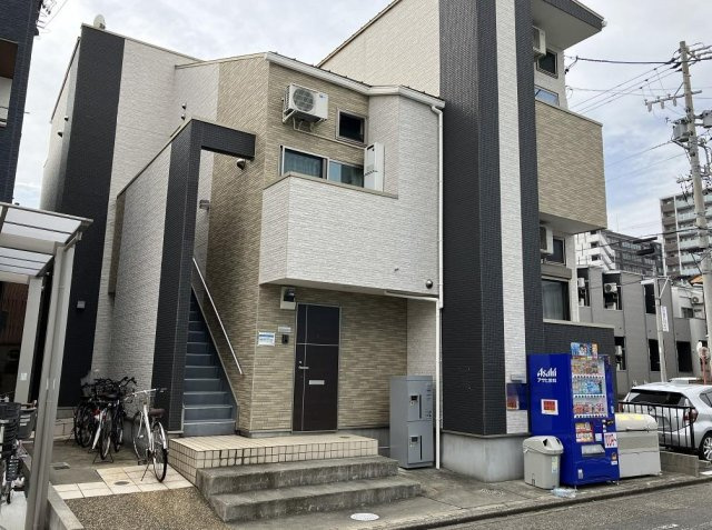 ステータス名駅西の外観