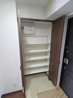 駐輪場　(各世帯１台)