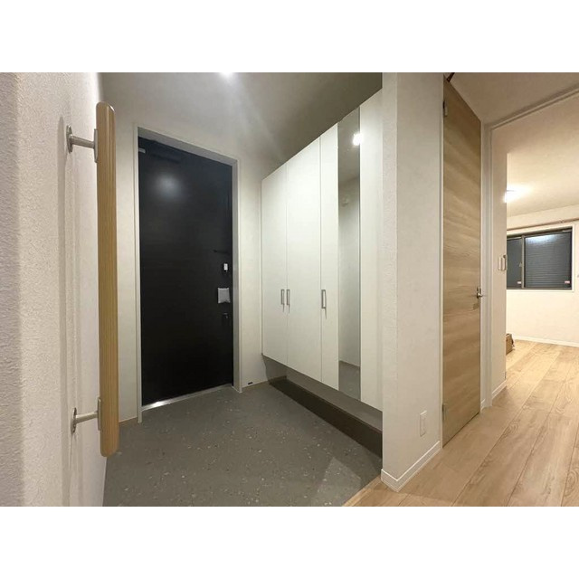 各務原市那加昭南町の賃貸マンションの玄関