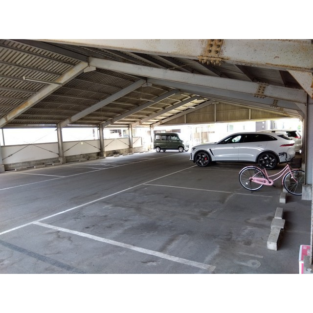 青木ガレージの駐車場|お問い合わせは美濃善不動産駅前店へ！