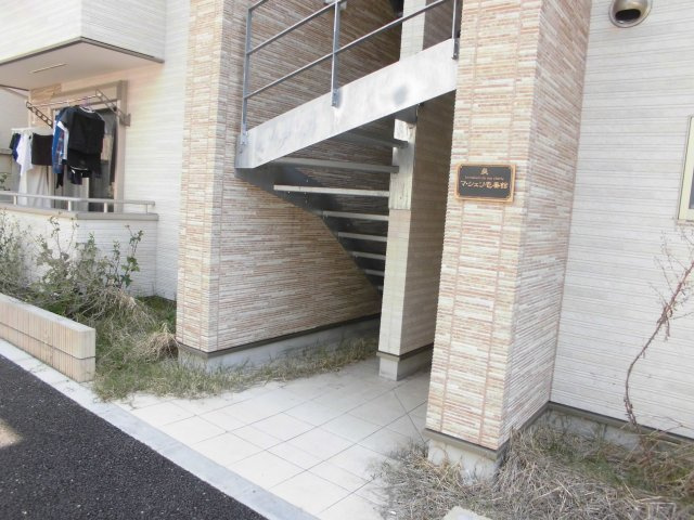 マ・シェリ壱番館のエントランス