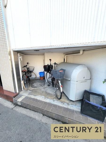 第二共栄マンションの駐車場