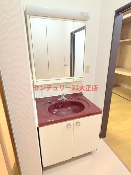 大阪市大正区平尾４丁目の賃貸マンションの洗面所