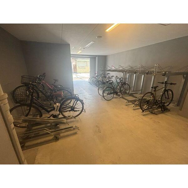 セレニテ難波ミラク参番館のエントランス