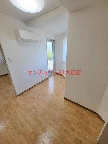 デイズハイツ港晴の洋室