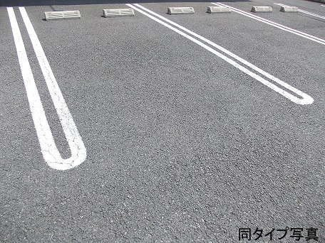 リバーサイドハウスＨ＆Ｎ－Ａの駐車場