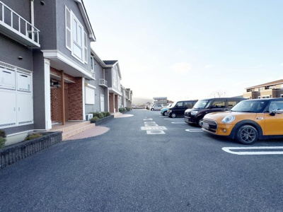 【駐車場】 | ブリッサユウⅡ