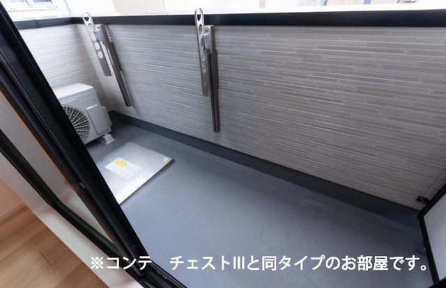 ヒカルサ川口芝西のバルコニー
