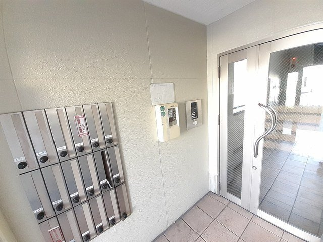 ルミエール名東のエントランス