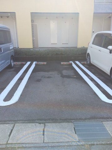 メゾン・ド・フランベルの駐車場