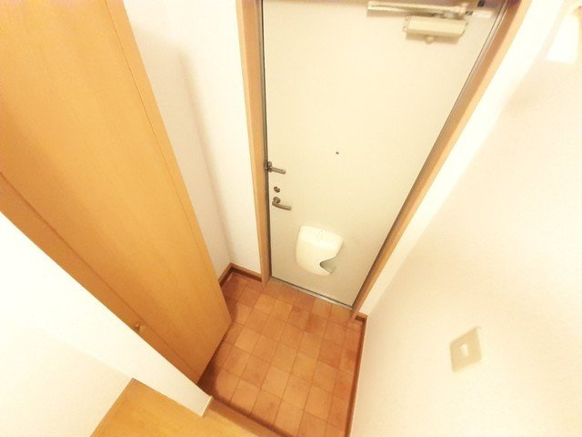 メゾンラフィネの玄関