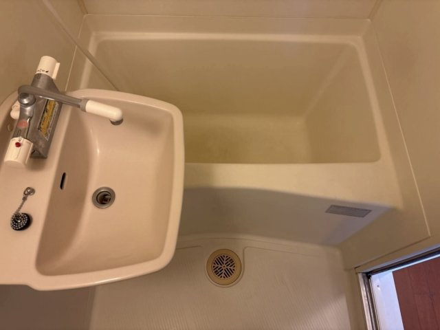 レオパレスボヌールの浴室