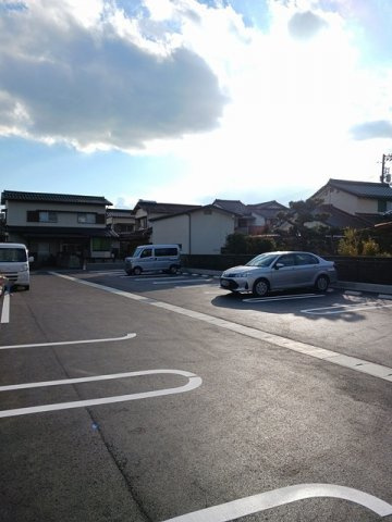 イーグルの駐車場
