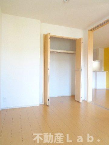 デリス　シャルマンのその他