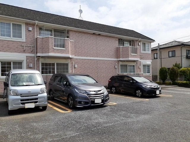 プリムローズⅡの駐車場