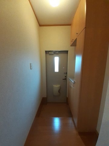 スイ－トピ－２番館の玄関