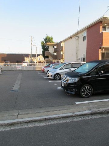 プロムナード道辺　Ａの駐車場