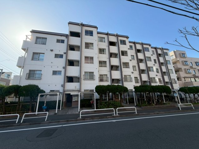 三田小茂根コーポの外観|建物外観を気になさる方へ、見た目の良い物件です