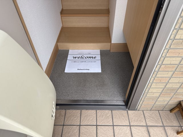姫路市飾磨区山崎のハイツの玄関