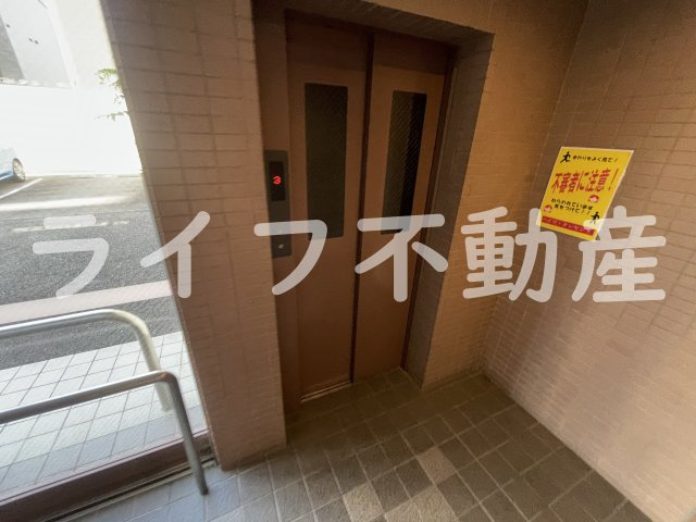 ハイツクレセントのエントランス|落ち着いたエントランスです