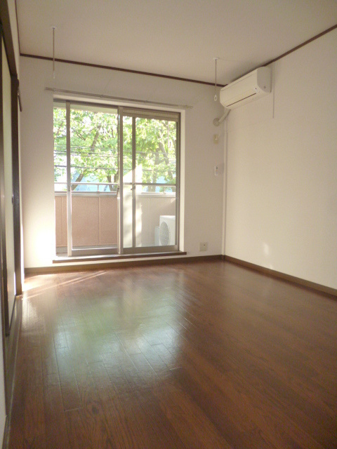 パークサイドシャトルの寝室|★キレイなフローリング調のお部屋です★