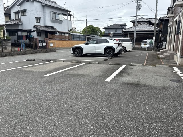 シエロ（メゾネット）の駐車場