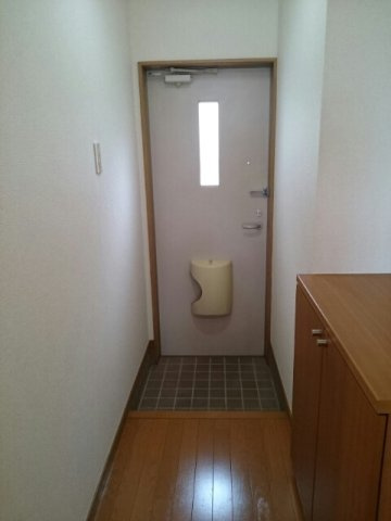 熊本市中央区坪井６丁目のアパートのエントランス|建物の内部です