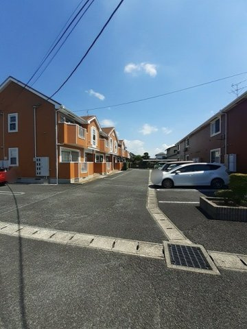 熊本市北区鶴羽田町のアパートの駐車場|車をお持ちの方に嬉しい駐車場付きの物件です