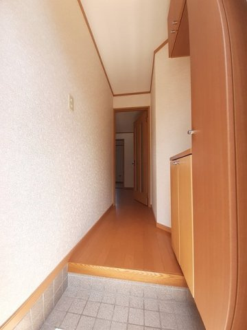 熊本市北区鶴羽田町のアパートの玄関|きれいな玄関です