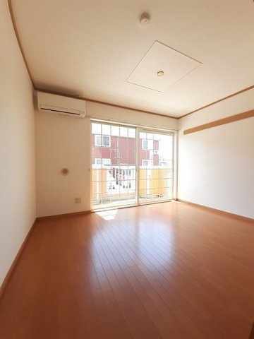 熊本市北区鶴羽田町のアパートの内装|内装は落ち着いています