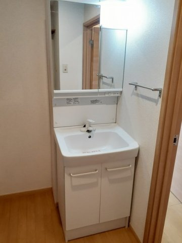 合志市須屋のアパートの洗面所|広い洗面スペース