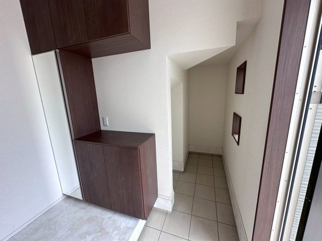 中古戸建　大垣市青柳町一丁目　令和元年築の玄関